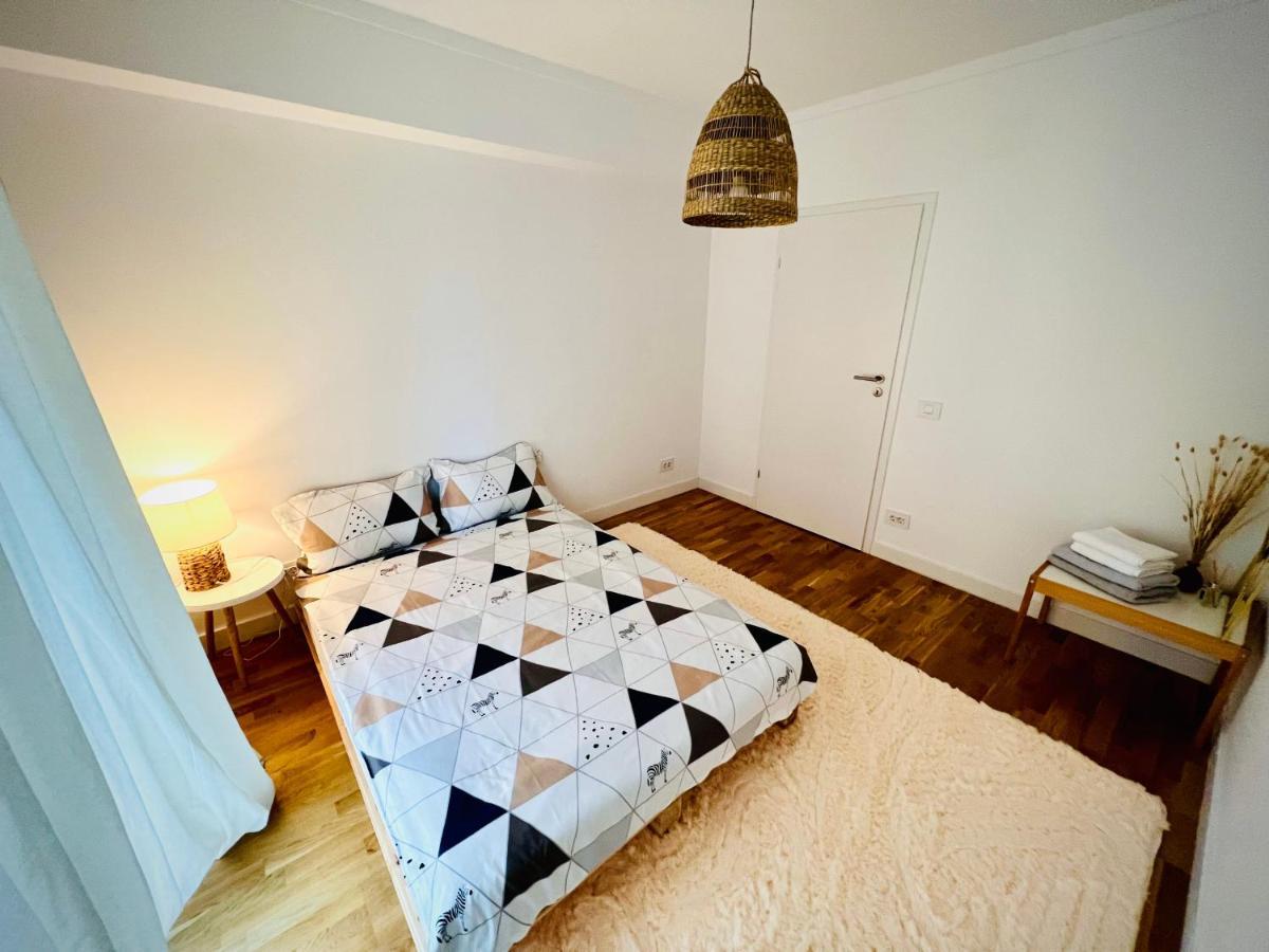 Exquisite - Two Bedroom Apartment Bukarest Kültér fotó